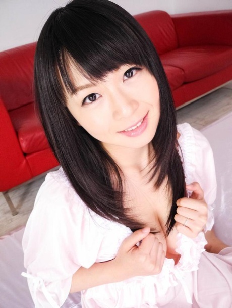 Petite Japanese girl Nozomi Hazuki sports a creampie after MMF sex