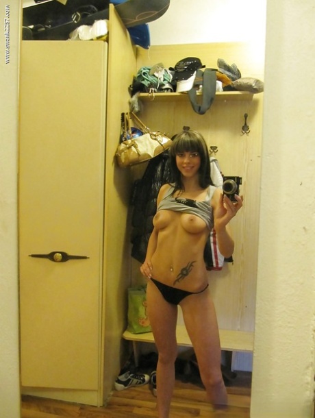 Sweet girlfriend Mellie gets some naked self shots in the mirror
