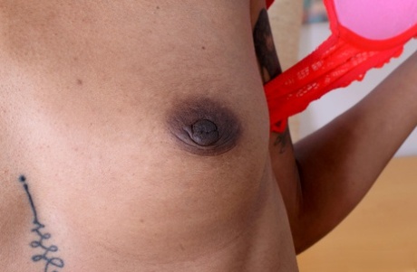 Ebony first timer Raven Wylde shows off her wide open vagina