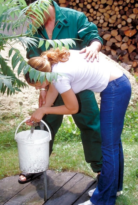Redhead teen babe gives a blowjob and gets her cunt nailed outdoor