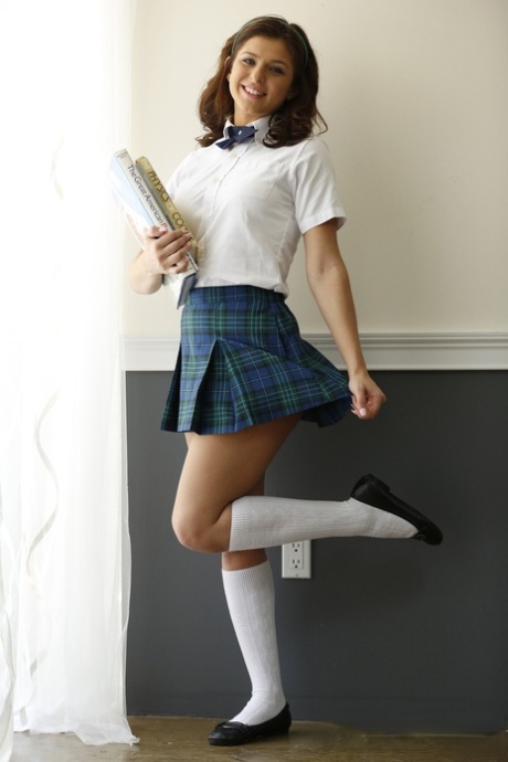 Busty schoolgirl Leah Gotti throats a huge dick & takes it in her hot pussy