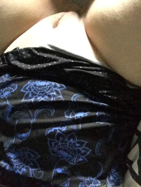 Sexy American BBW teasing with her cleavage and revealing her big tits