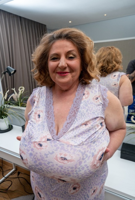 Mature Big Boobs Pics