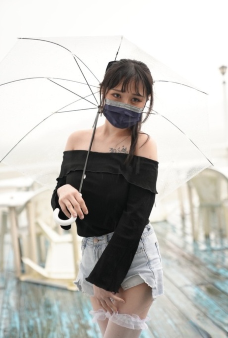 Chinese babe with big tits Xiao Ye Ye gets seduced & fucked on the first date