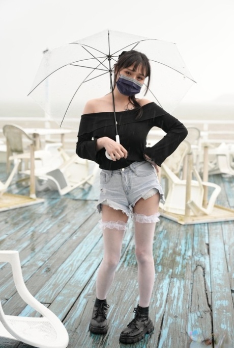 Chinese babe with big tits Xiao Ye Ye gets seduced & fucked on the first date